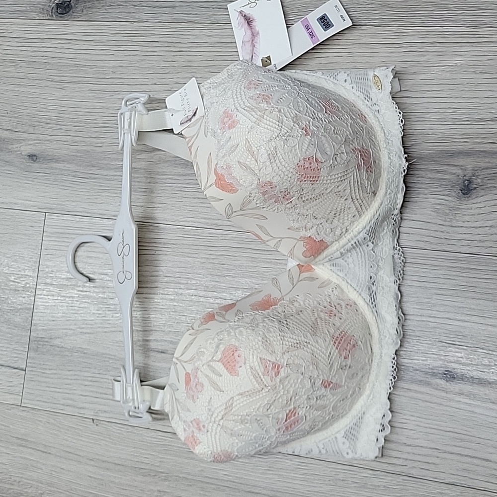 JESSICA SIMPSON BRA.